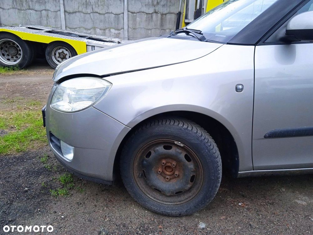 Błotnik Lewy Prawy Przedni Skoda Fabia II Kombi 9202 - 1