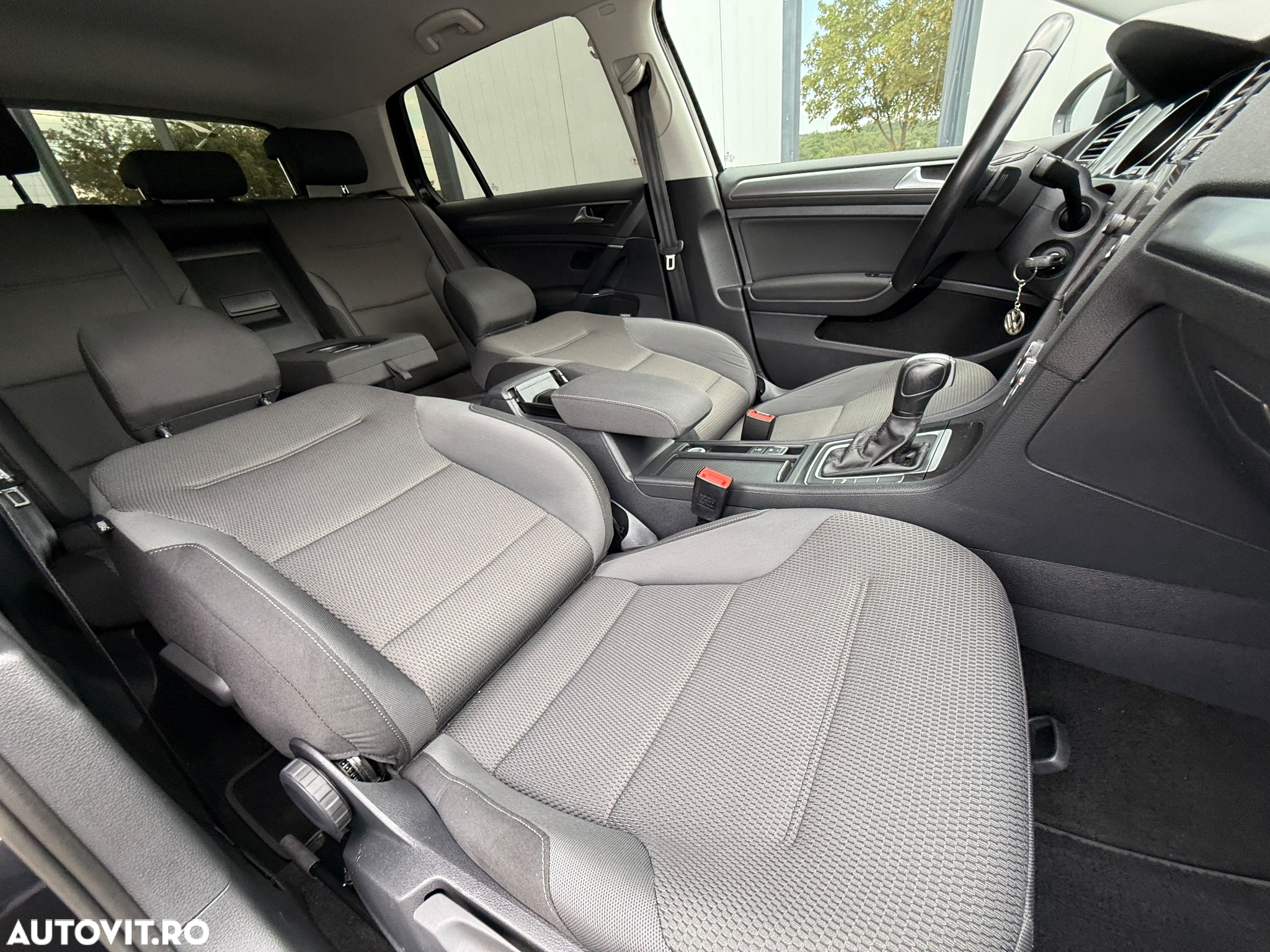 Volkswagen Golf 2.0 BlueTDI DSG Comfortline - 26
