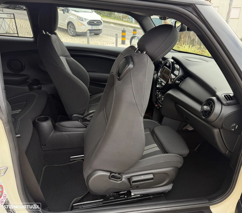 MINI 3 Portas One - 21