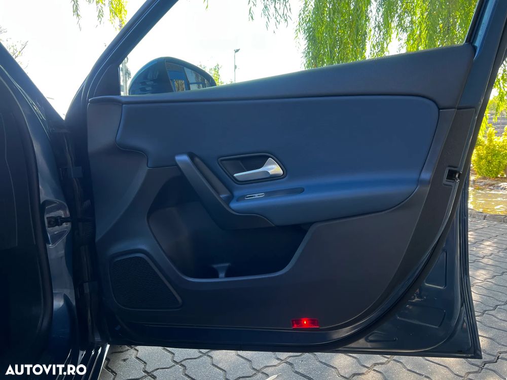 Mercedes-Benz A 180 d Aut. - 37