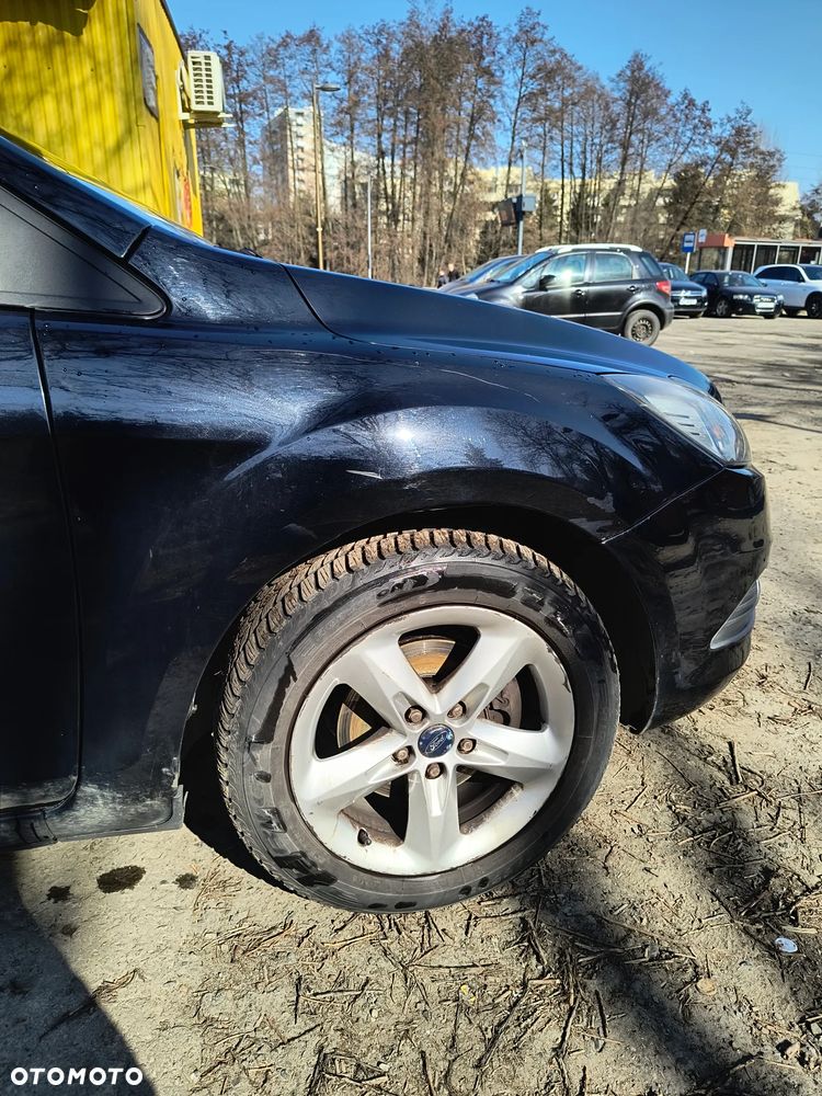 Ford Focus 1.6 Ambiente - 11