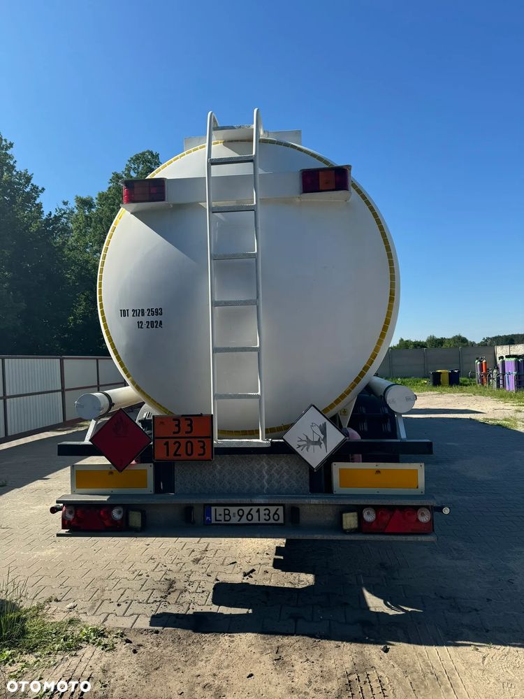 Inny Willig z układem wydawczym - 3