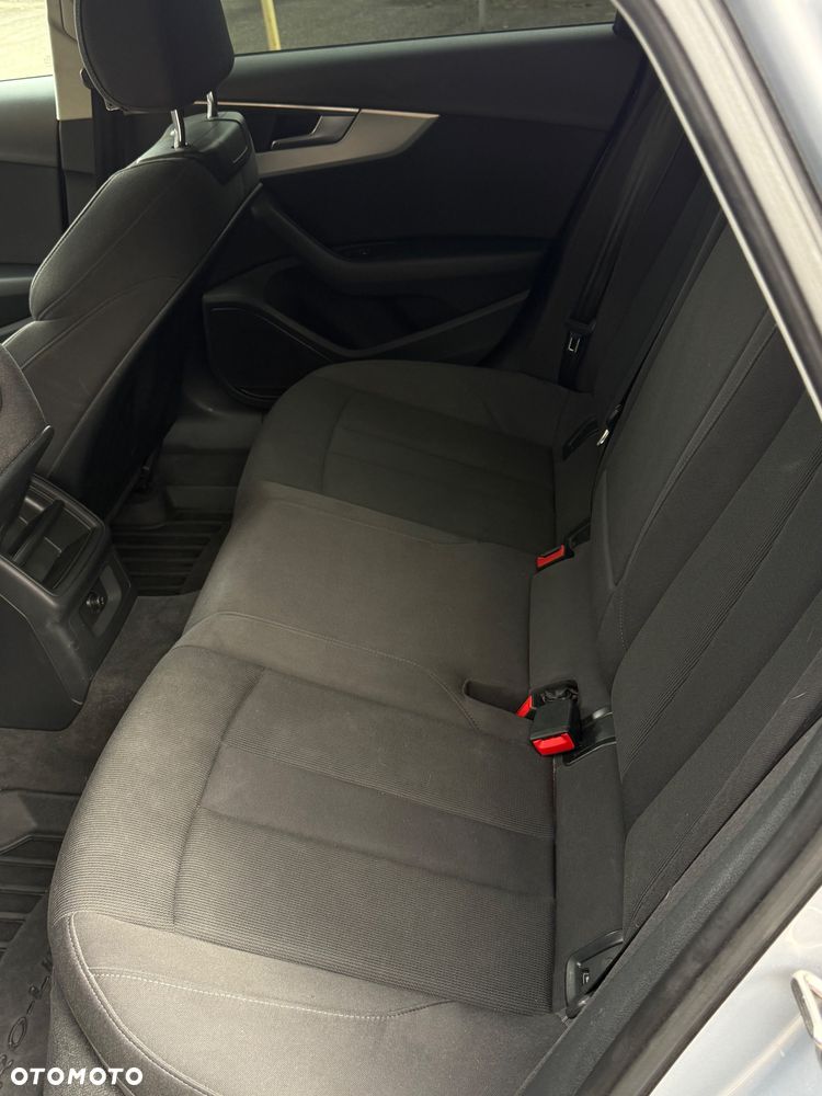 Audi A4 Limousine - 16
