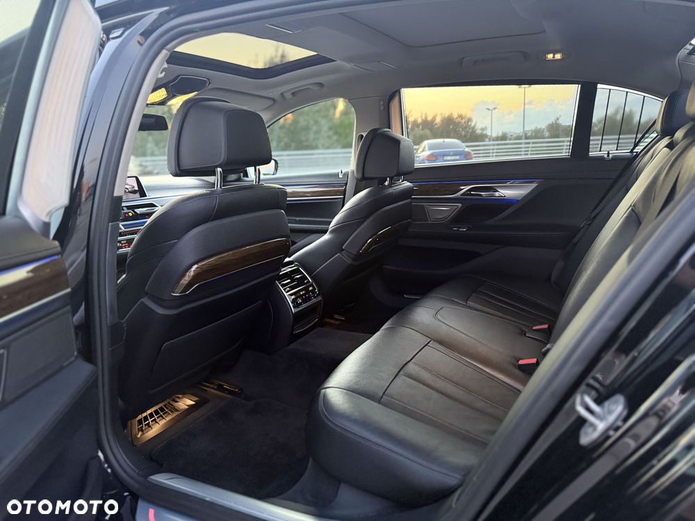 BMW Seria 7 740Li xDrive - 30