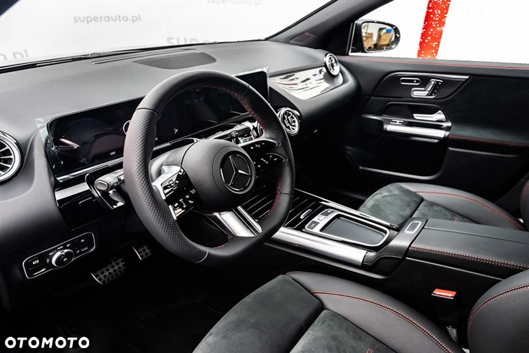 Mercedes-Benz GLA - 9