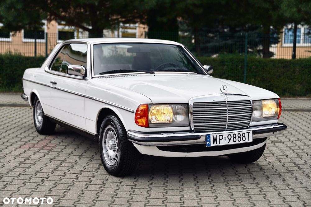 Mercedes-Benz W123 - 17