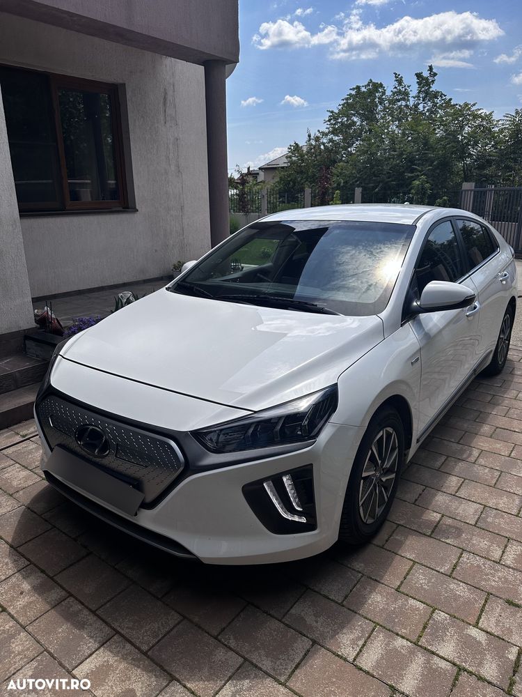 Hyundai IONIQ - 12