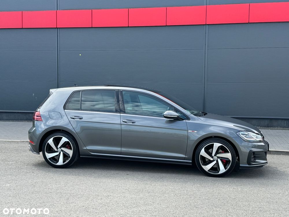 Volkswagen Golf - 12