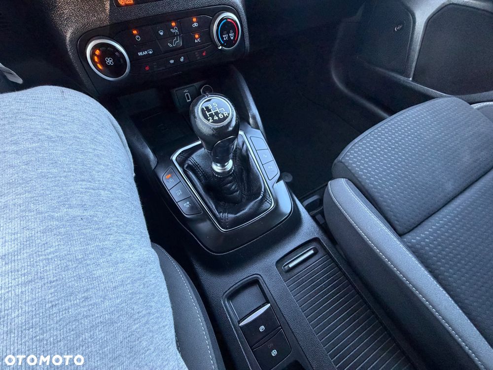 Ford Focus 1.0 EcoBoost Hybrid TITANIUM STYLE - 8