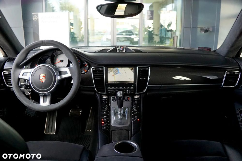 Porsche Panamera GTS PDK - 26