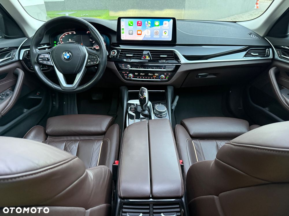 BMW Seria 5 520i Touring Luxury Line - 28