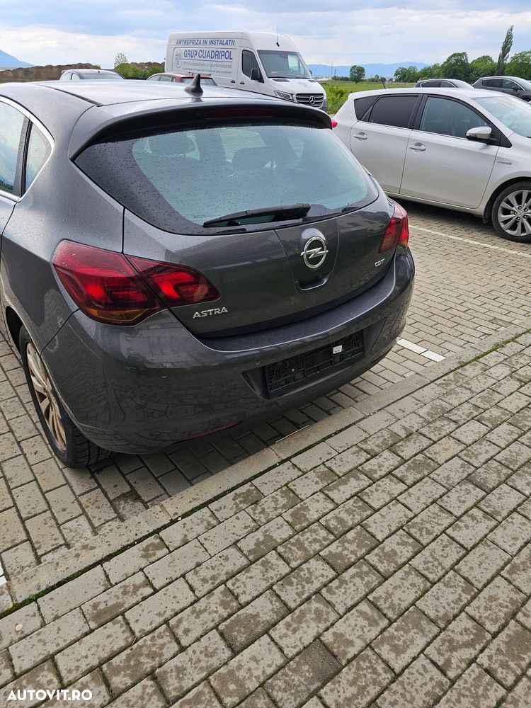 Opel Astra 1.7 CDTI DPF Cosmo - 4