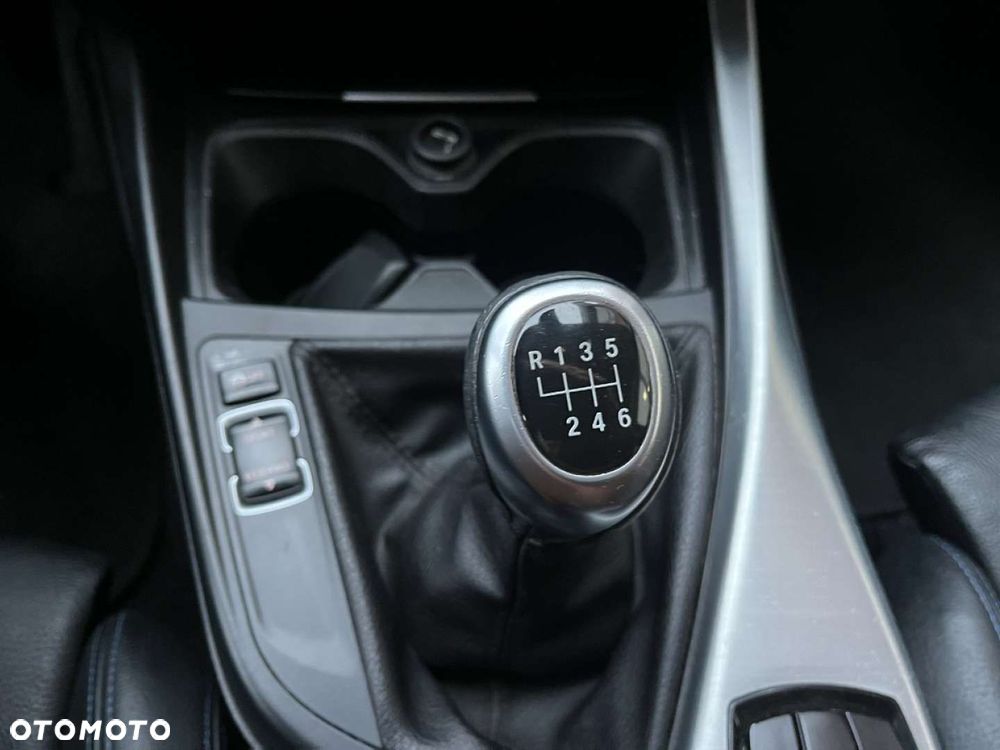 BMW Seria 1 116d Sport Line - 13