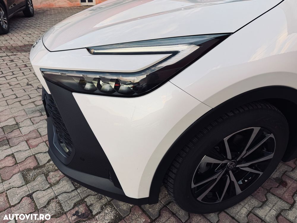 Toyota C-HR 1.8 Hybrid Team Deutschland - 32