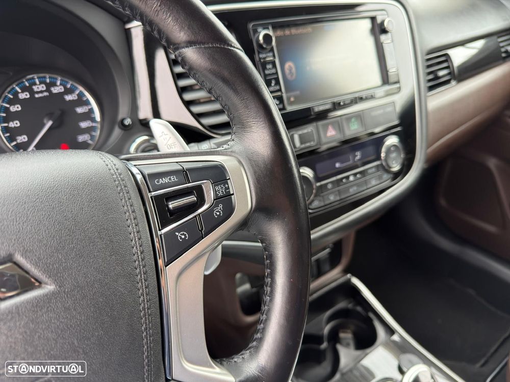 Mitsubishi Outlander 2.0 Instyle Navi - 27