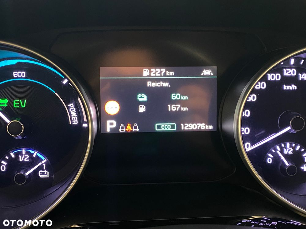 Kia Ceed - 34