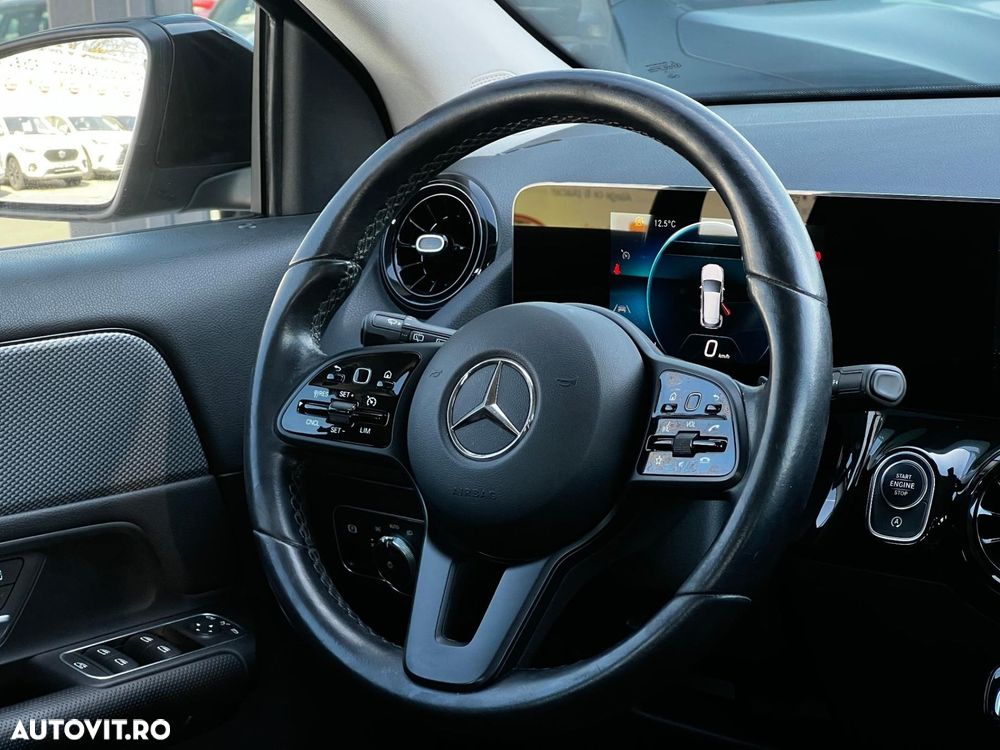 Mercedes-Benz GLA - 10