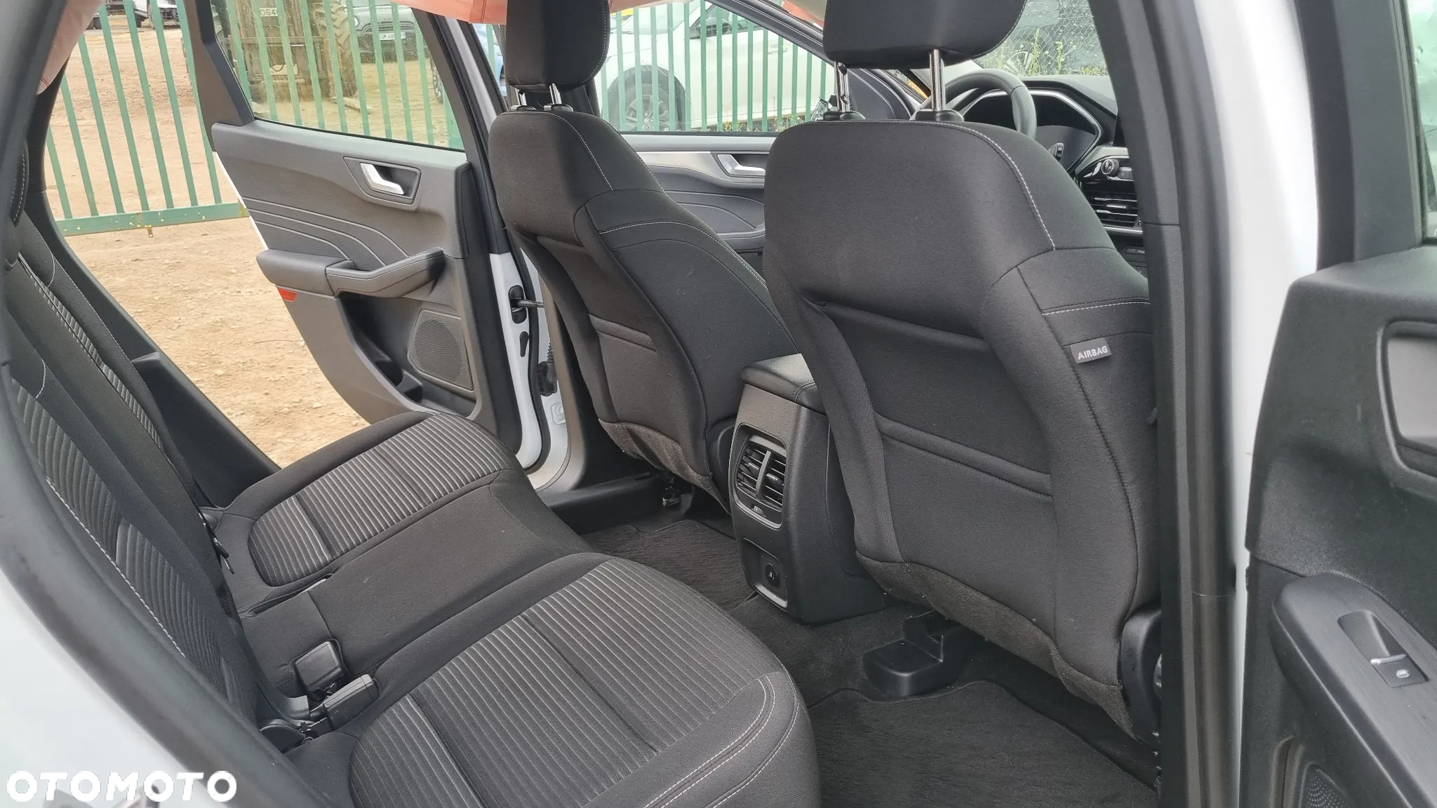 Ford Kuga 2.5 FHEV AWD Graphite Tech Edition e-CVT - 24
