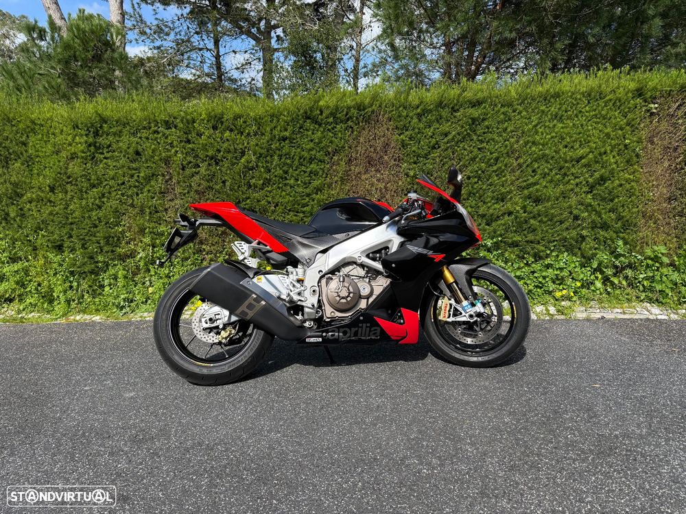 Aprilia RSV 4 Factory - 2