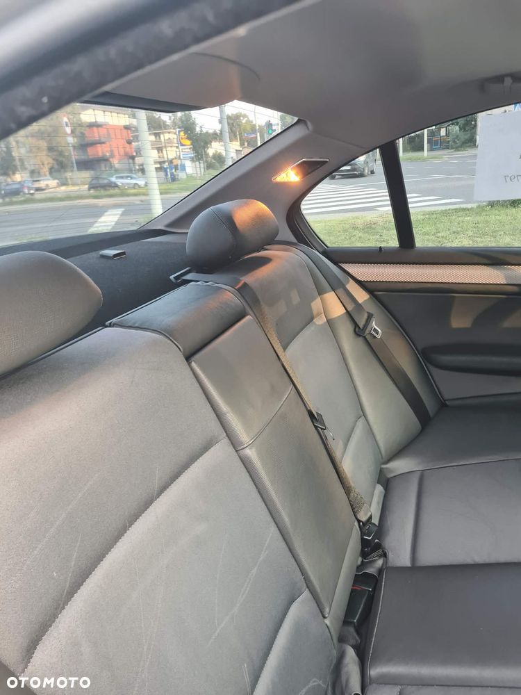 BMW Seria 3 318i - 18