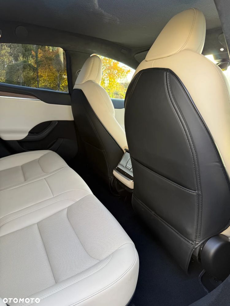 Tesla Model S Long Range AWD - 31