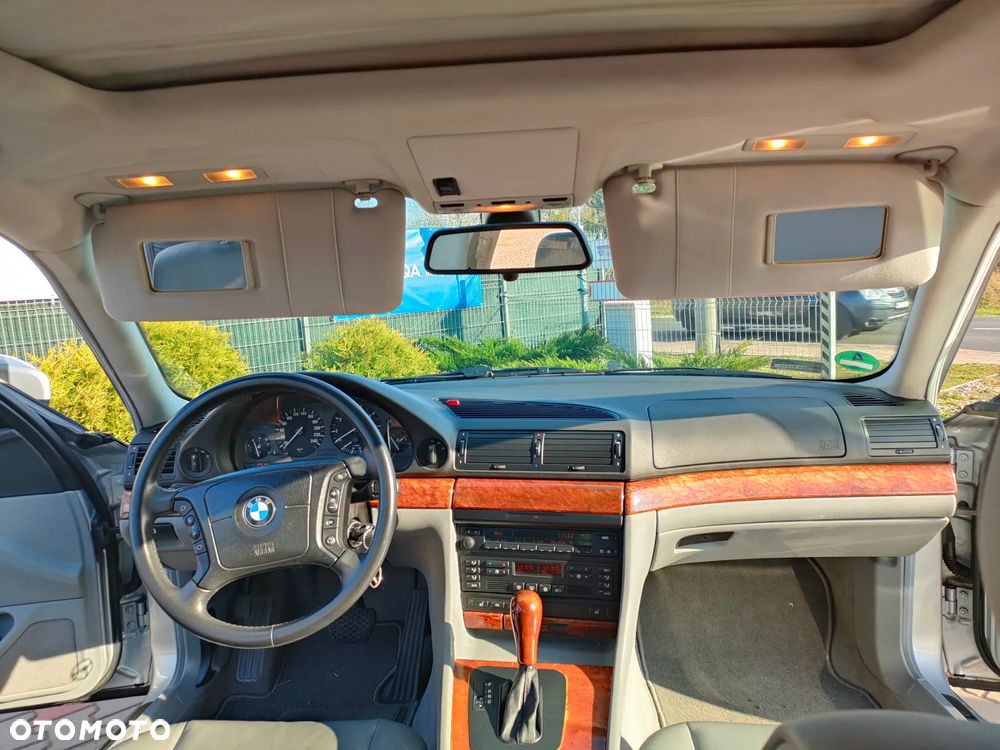 BMW Seria 7 728i L - 23