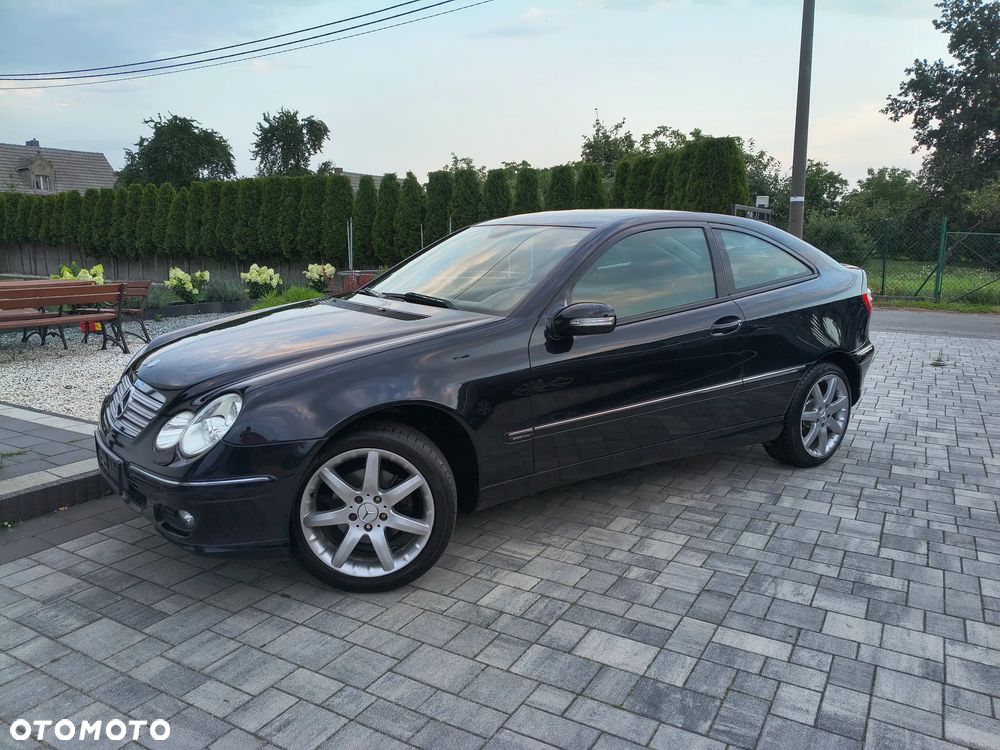 Mercedes-Benz Klasa C 180 Kompressor Sport Edition - 26