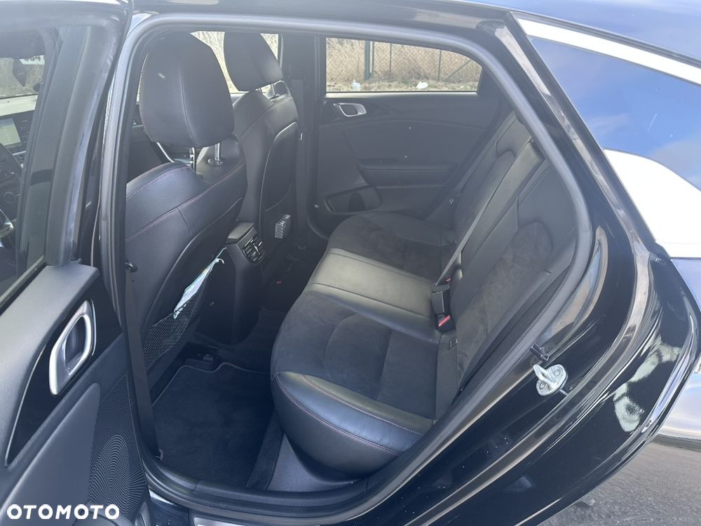 Kia ProCeed 1.6 T-GDI GT DCT - 9