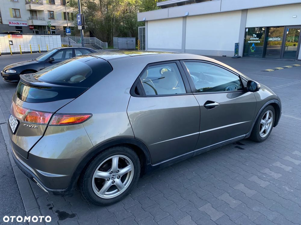 Honda Civic 1.8 Executive - 9