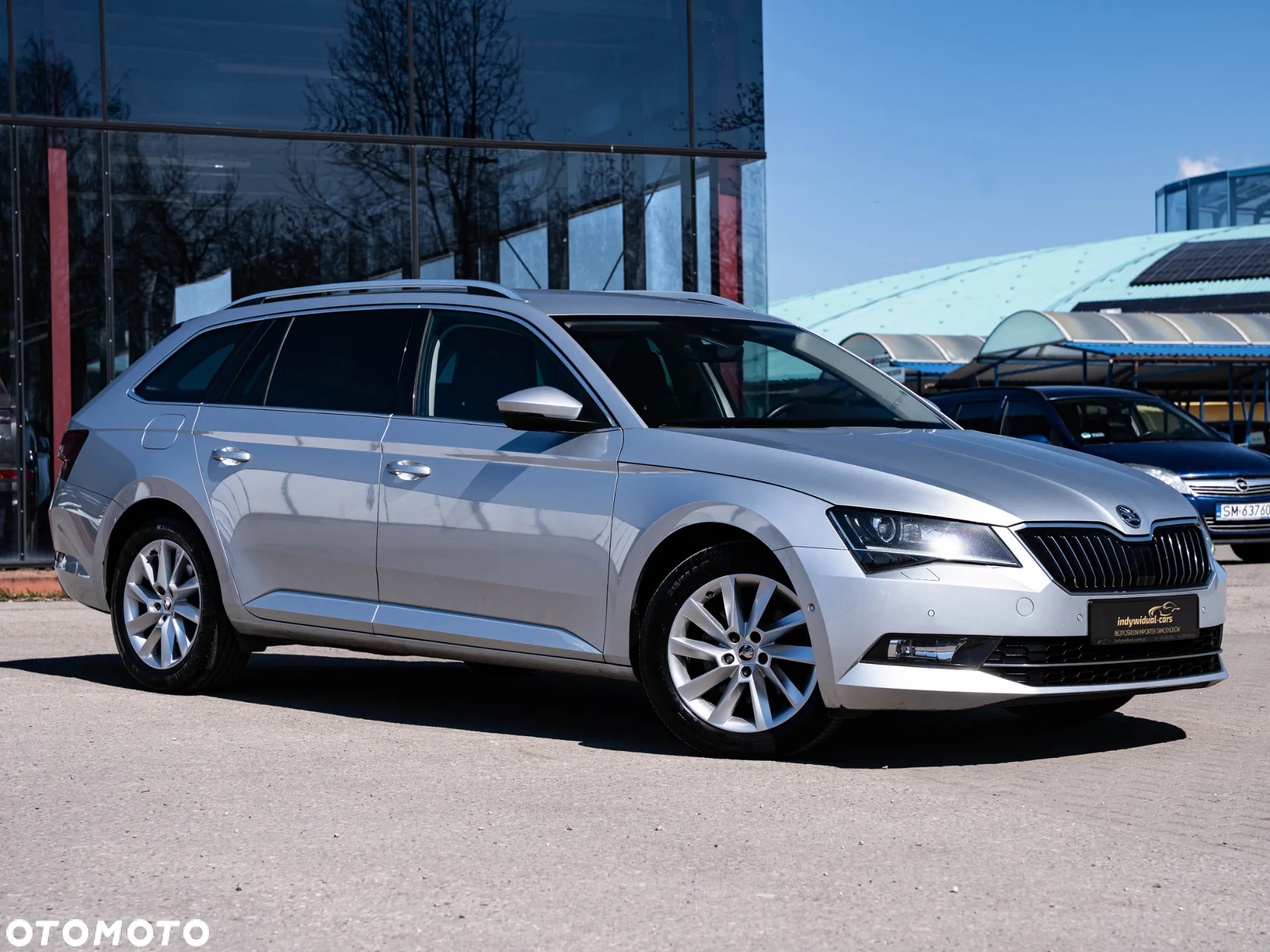 Skoda Superb 2.0 TDI DSG Premium Edition - 9