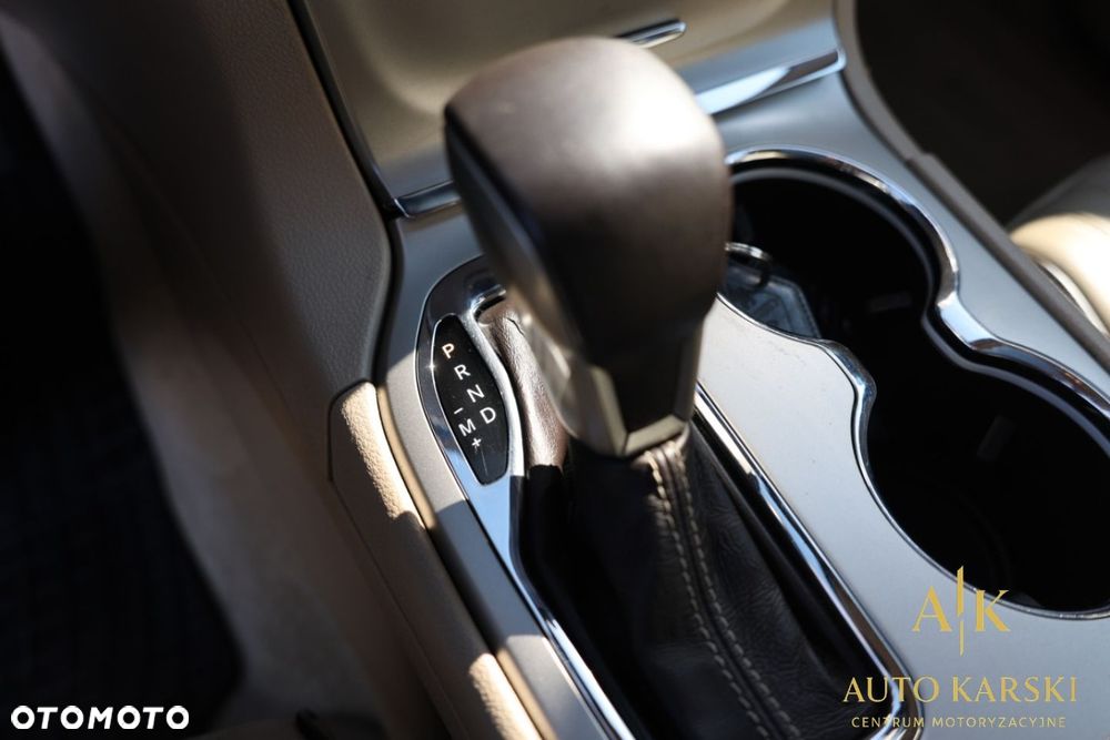 Jeep Grand Cherokee - 27