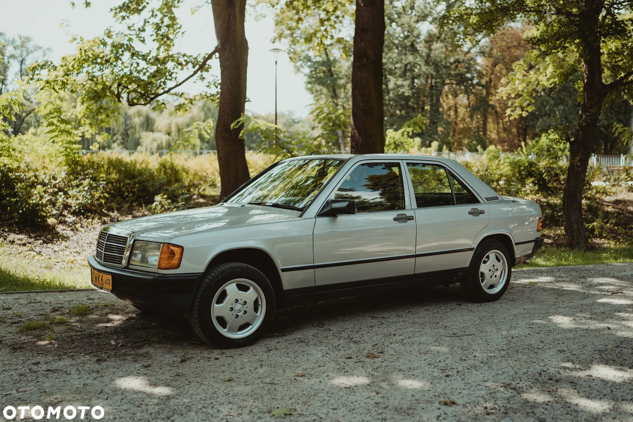 Mercedes-Benz W201 (190) - 1