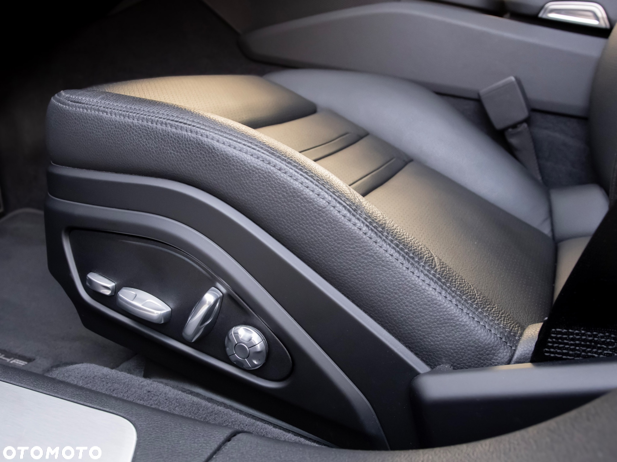 Porsche Panamera 4 10 Years Edition - 33