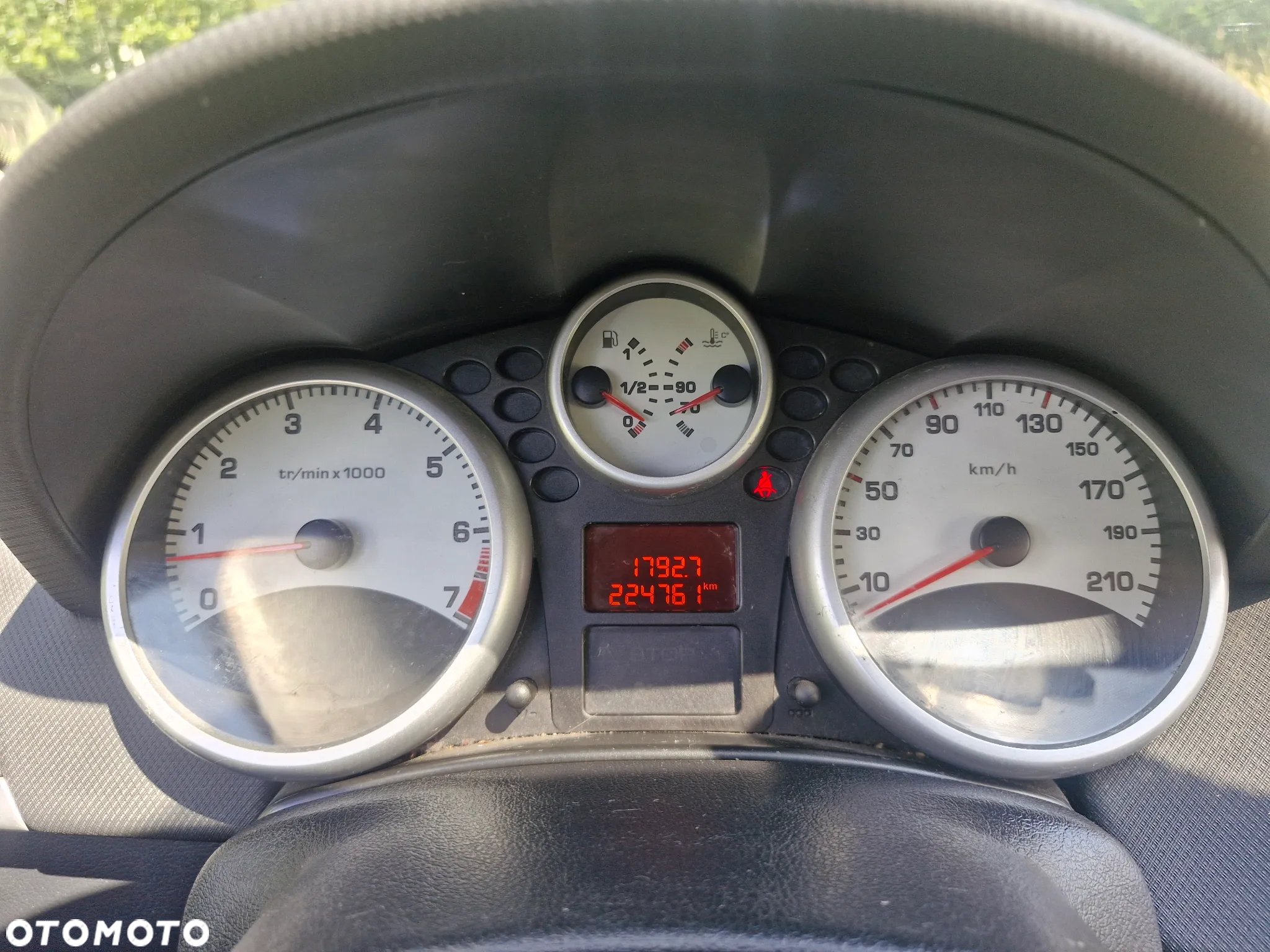 Peugeot 207 1.4 16V Trendy - 12