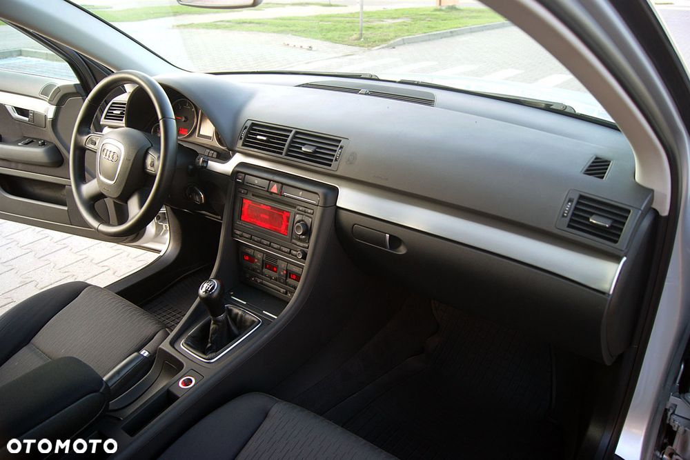 Audi A4 Avant 2.0 TDI - 28