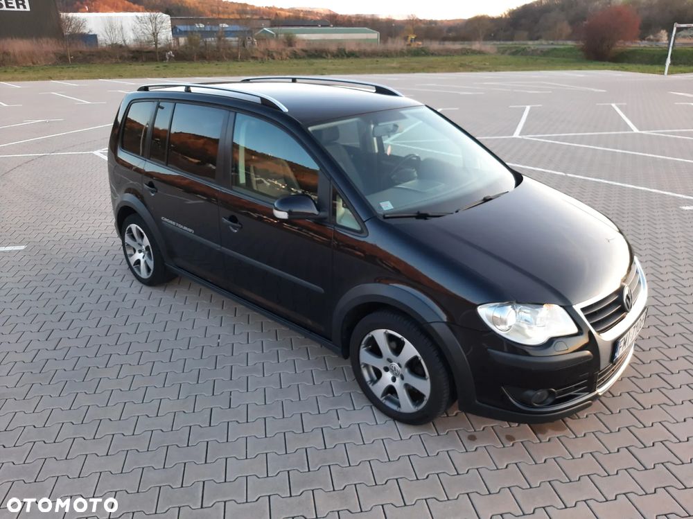 Volkswagen Touran 2.0 TDI DPF Highline - 11