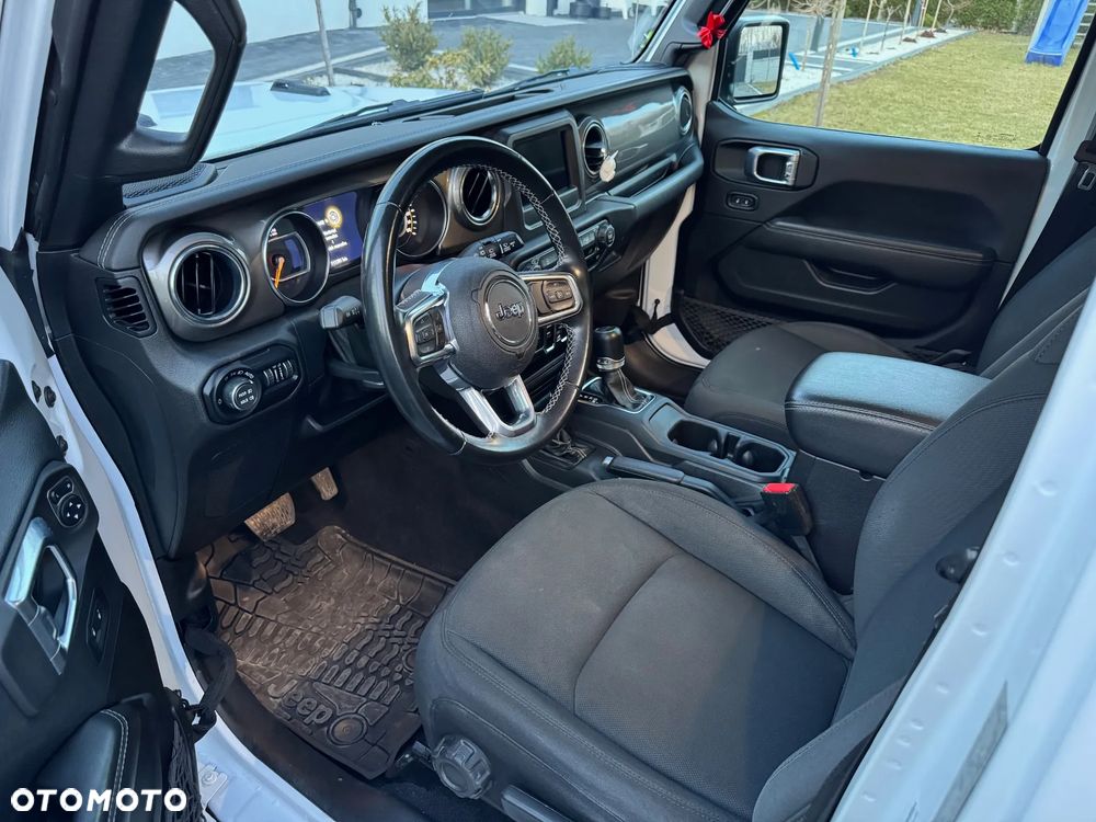 Jeep Wrangler - 8