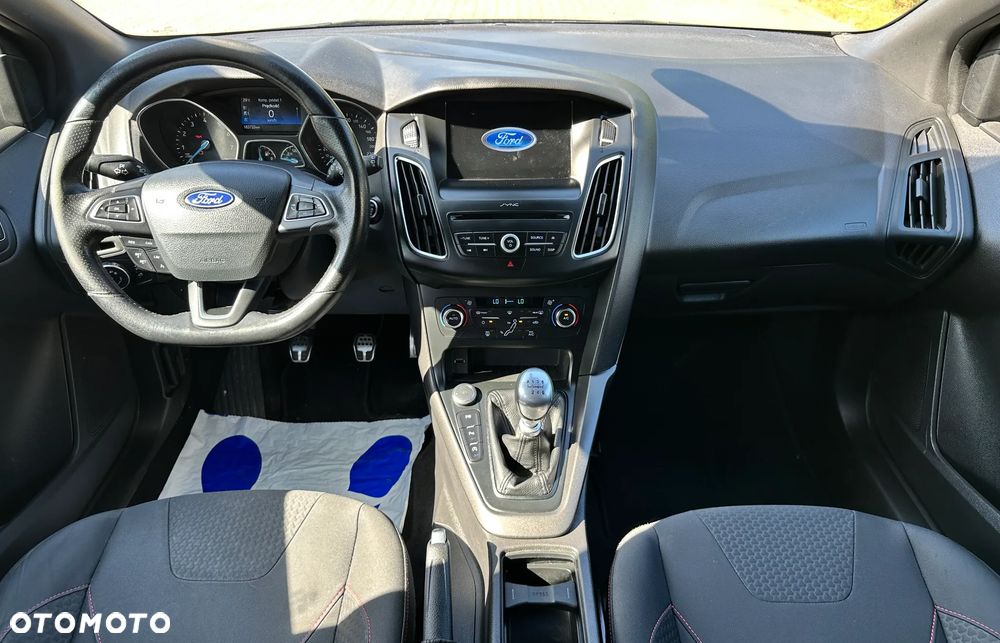 Ford Focus 1.0 EcoBoost ST-Line - 4