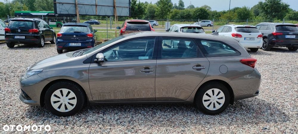 Toyota Auris - 5
