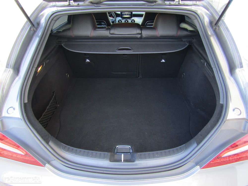 Mercedes-Benz CLA 200 d Shooting Brake AMG Line - 23