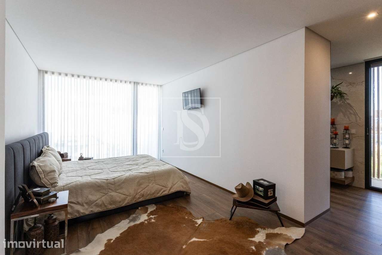 Moradia T4 de Alto Padrão à Venda – Agudela, Perafita - Grande imagem: 3/58