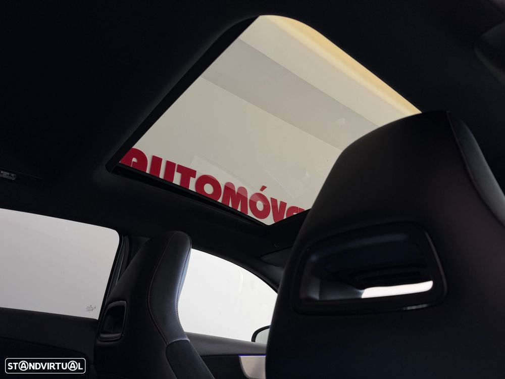 Mercedes-Benz A 250 e AMG Line - 11