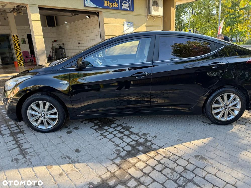 Hyundai Elantra 1.6 Comfort - 4
