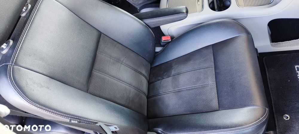 Dodge Grand Caravan - 21