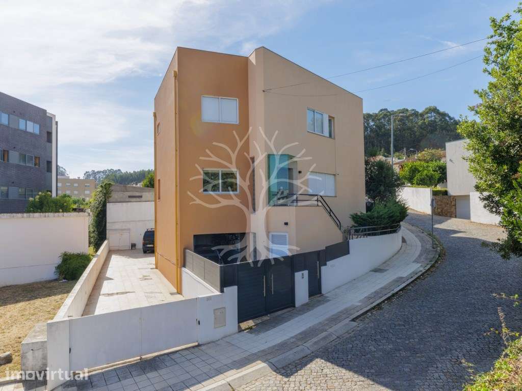 Moradia T3 em Alfena com jardim e garagem, para viver com conforto ... - Grande imagem: 2/38