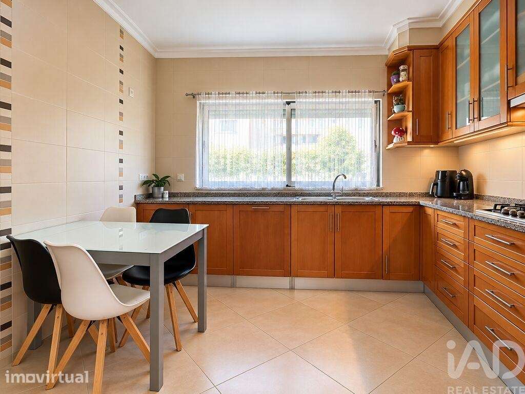 Apartamento T2 em Quelfes de 99 m2 - Grande imagem: 2/26