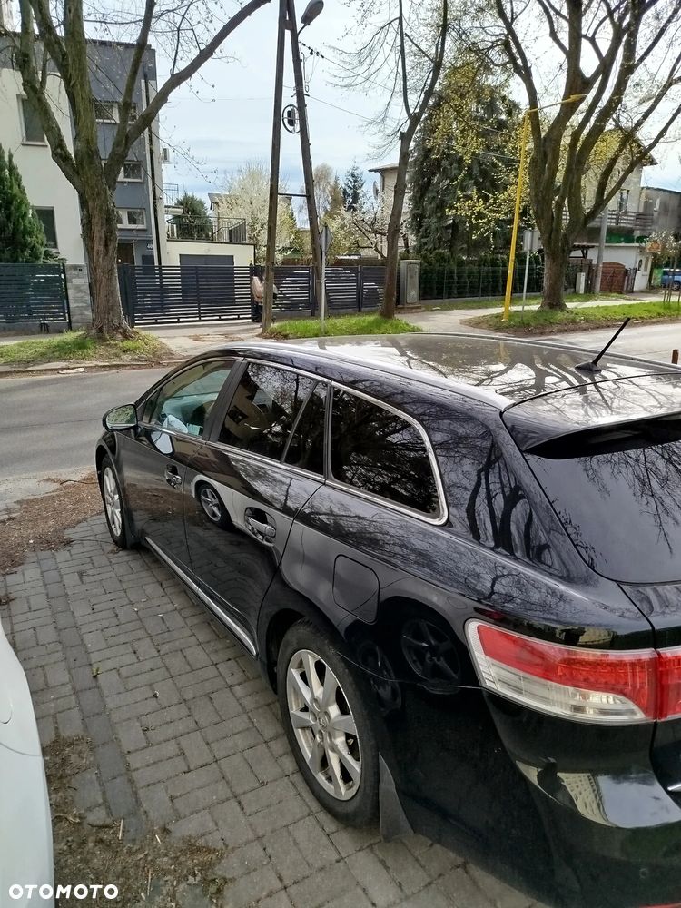Toyota Avensis 2.0 D-4D Luna - 4