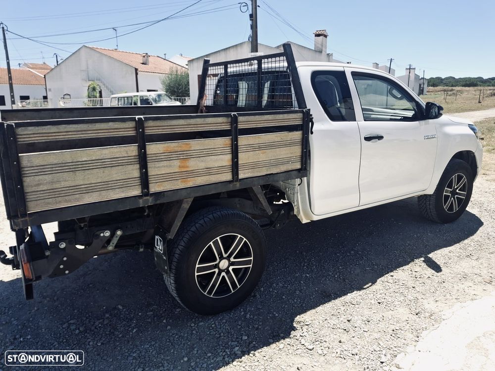 Toyota Hilux 2.4 D-4D 4WD Tracker - 3