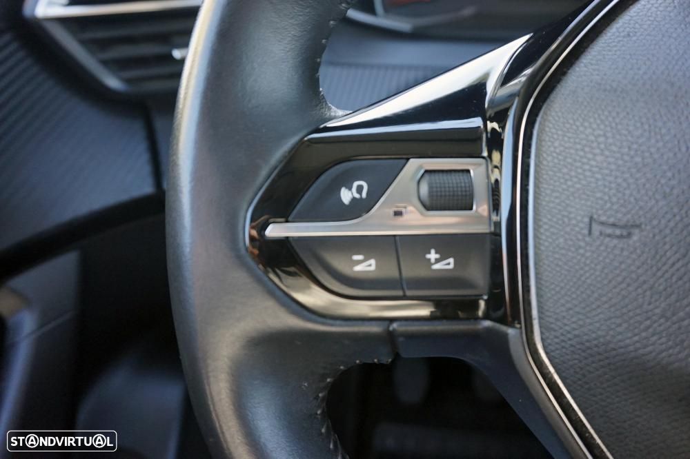 Peugeot 2008 1.2 PureTech Allure - 11