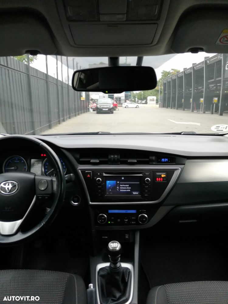 Toyota Auris 2.0 L D-4D Stop&Start Luna - 8
